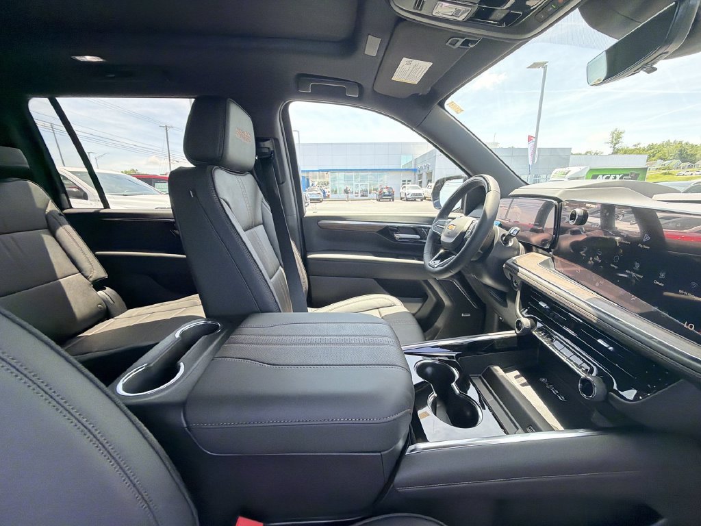 New 2026 Chevrolet Suburban High Country AWD/4WD image 15