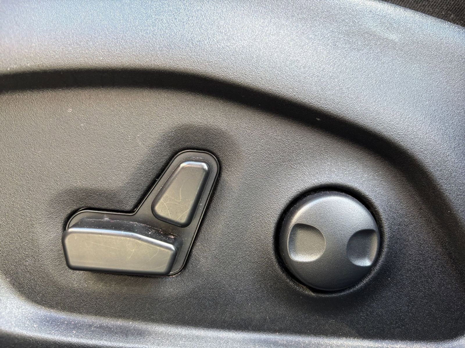 Used 2025 Jeep Compass Limited image 22