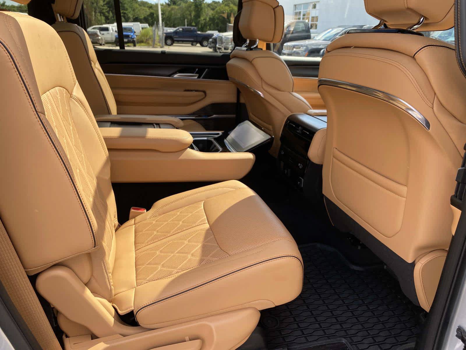 Certified 2025 Jeep Grand Wagoneer L Series III w/ Quick Order Packagew 28T AWD/4WD image 24