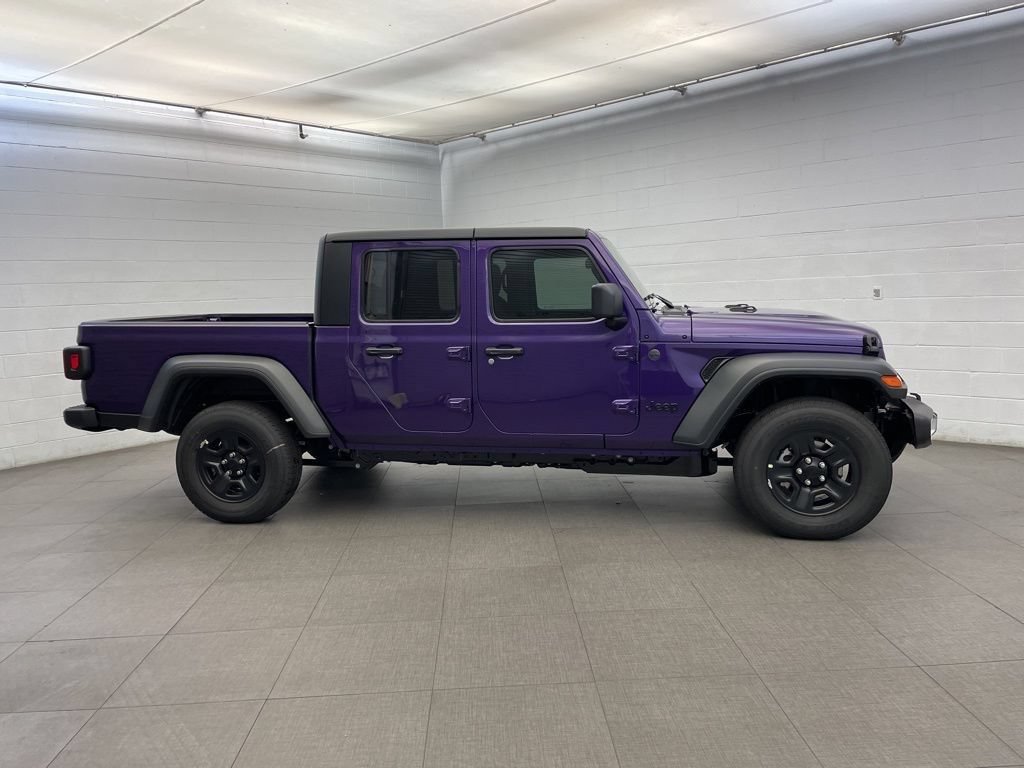 New 2026 Jeep Gladiator Sport AWD/4WD image 2