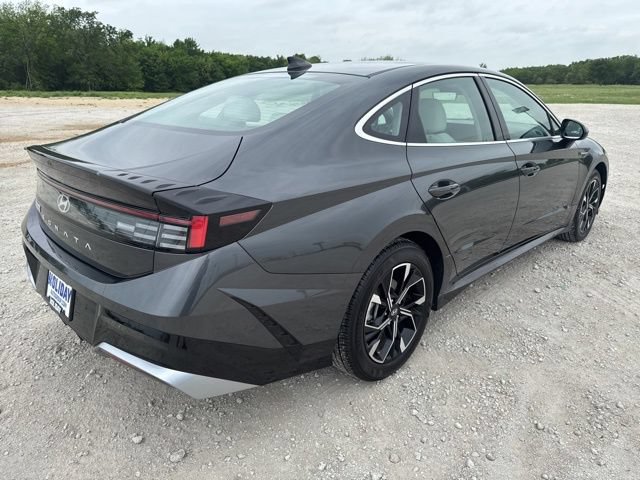 Used 2025 Hyundai Sonata SEL FWD image 6