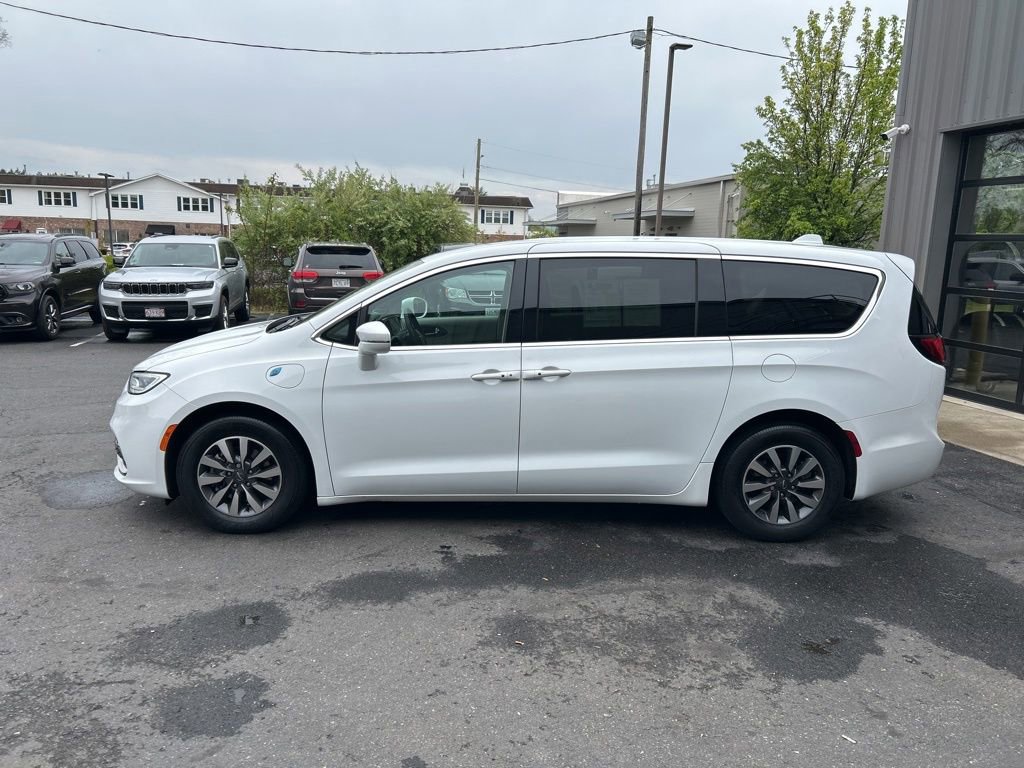Used 2022 Chrysler Pacifica Touring-L FWD image 8