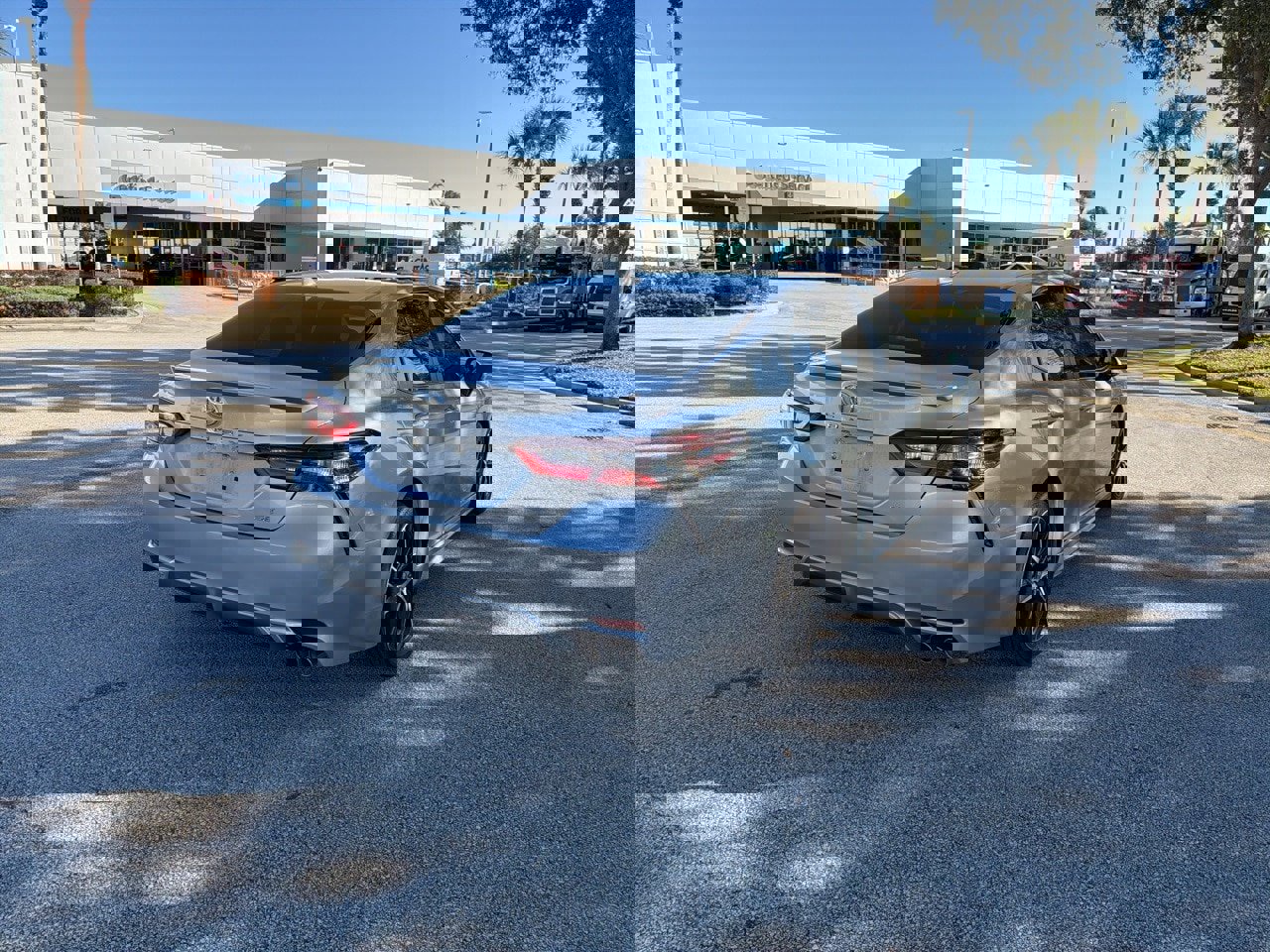 Used 2024 Toyota Camry SE image 5