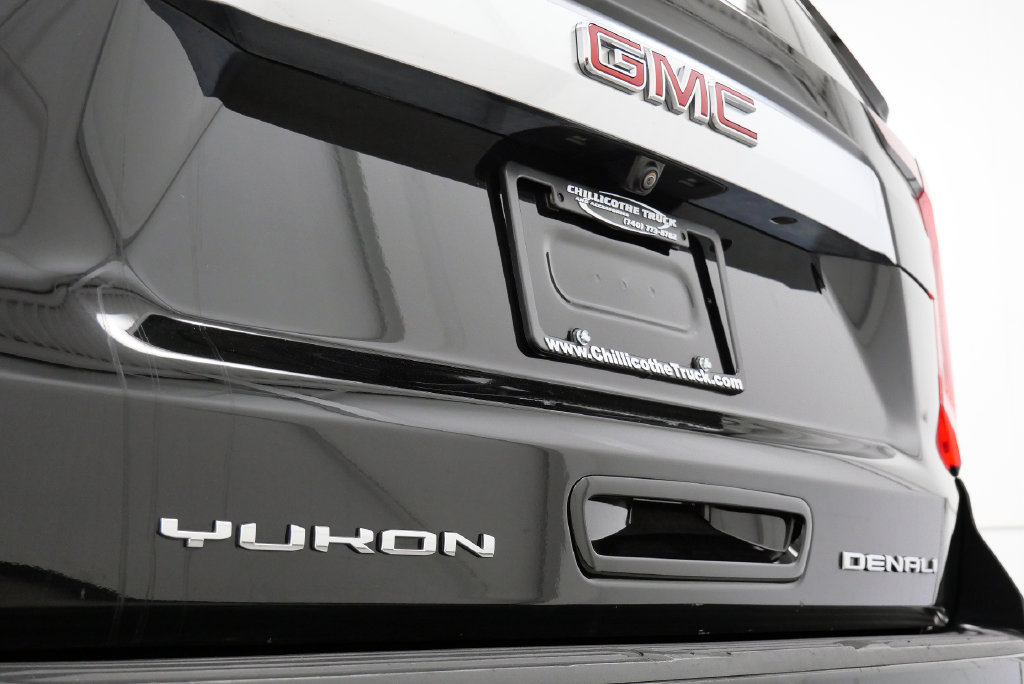 Used 2023 GMC Yukon XL Denali AWD/4WD image 10