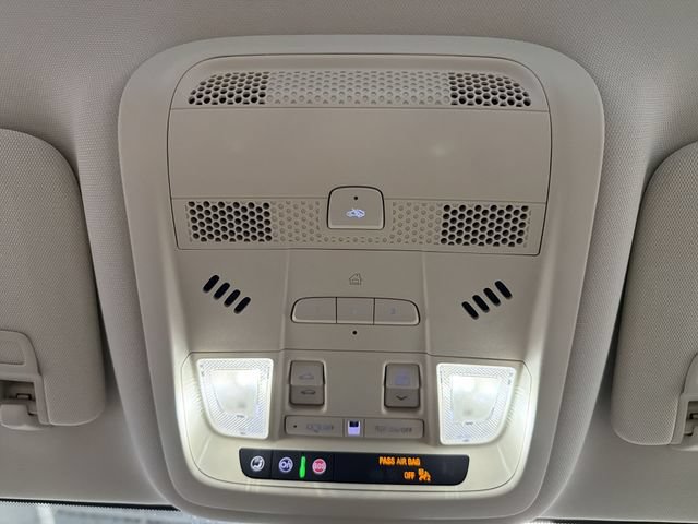 Used 2023 Cadillac XT6 Premium Luxury w/ LPO, Floor Liner Package AWD/4WD image 22