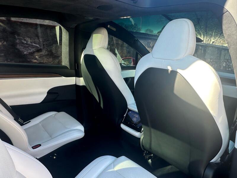 Used 2023 Tesla Model X image 38