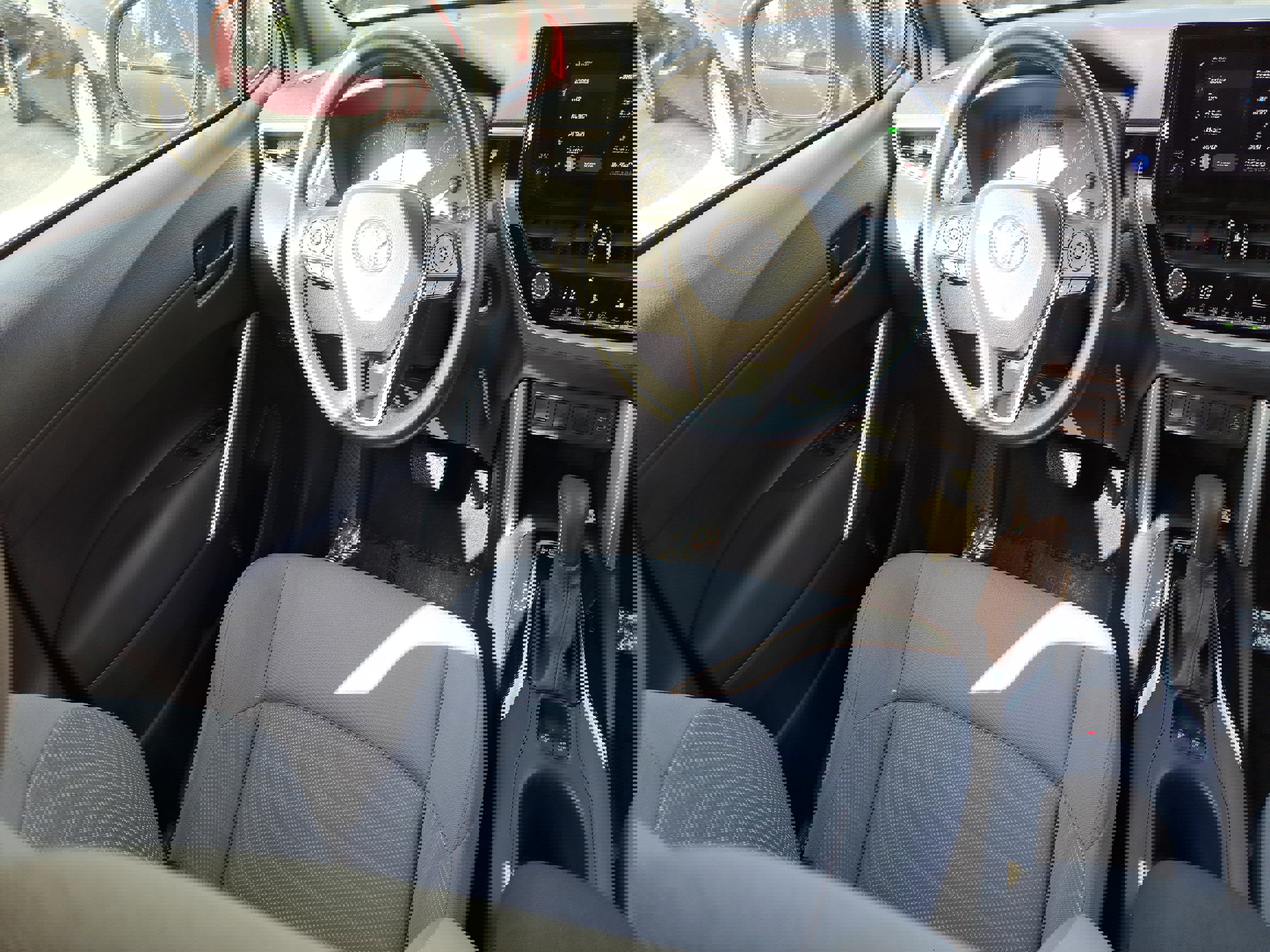 Used 2023 Toyota Corolla Cross SE image 8