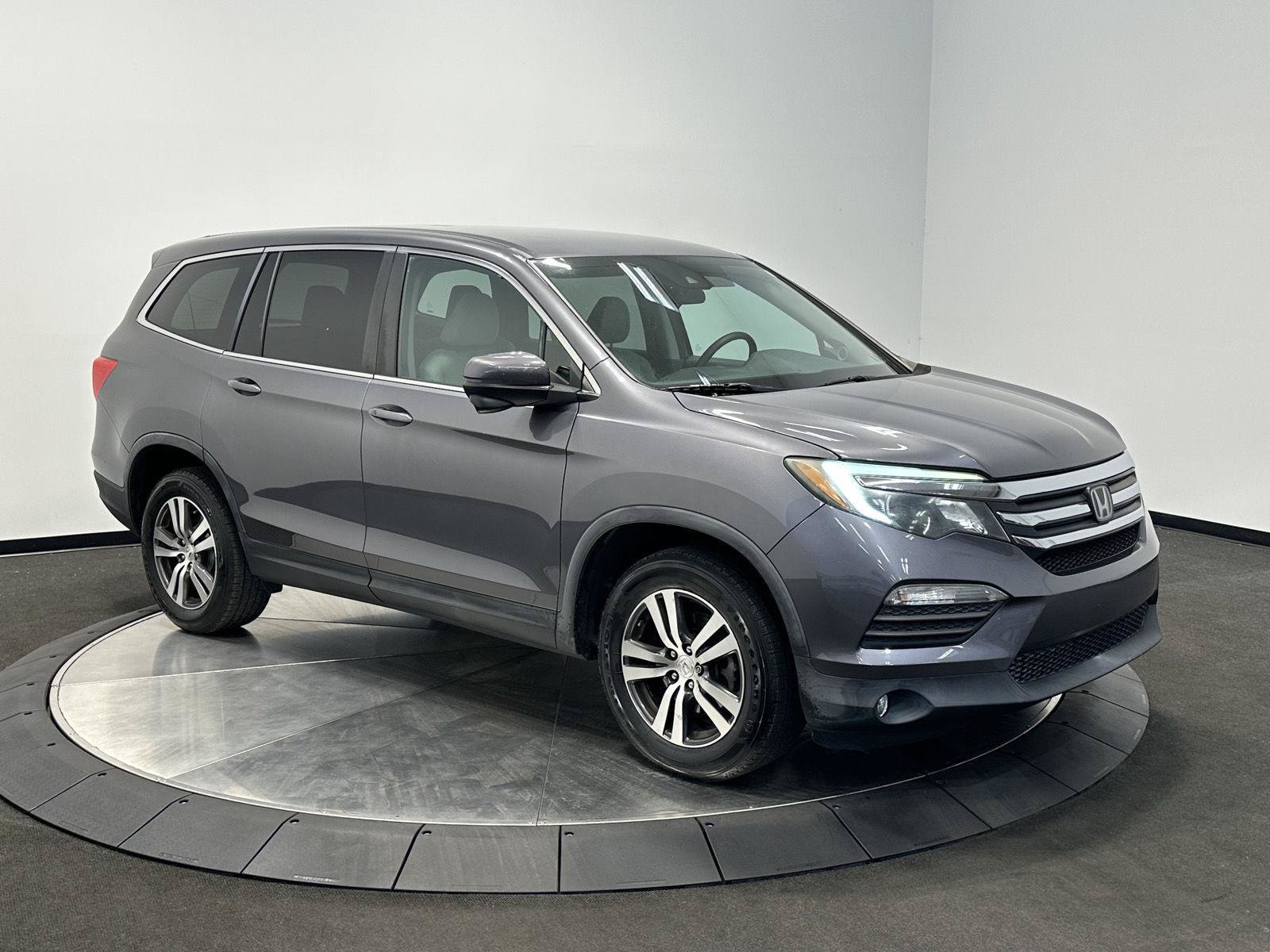 Used 2016 Honda Pilot EX image 2