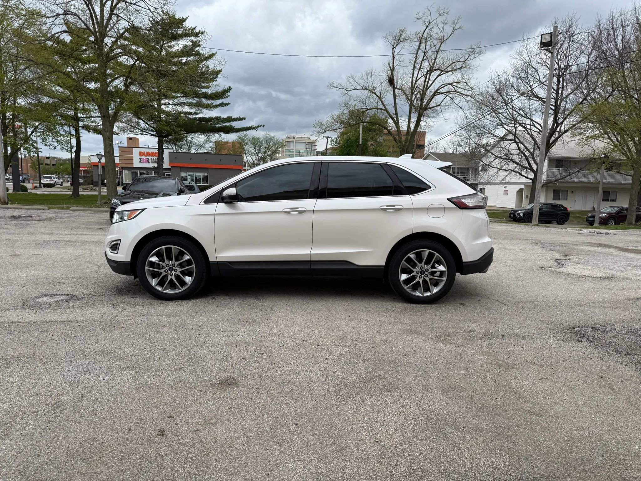Used 2017 Ford Edge Titanium w/ Equipment Group 301A AWD/4WD image 4