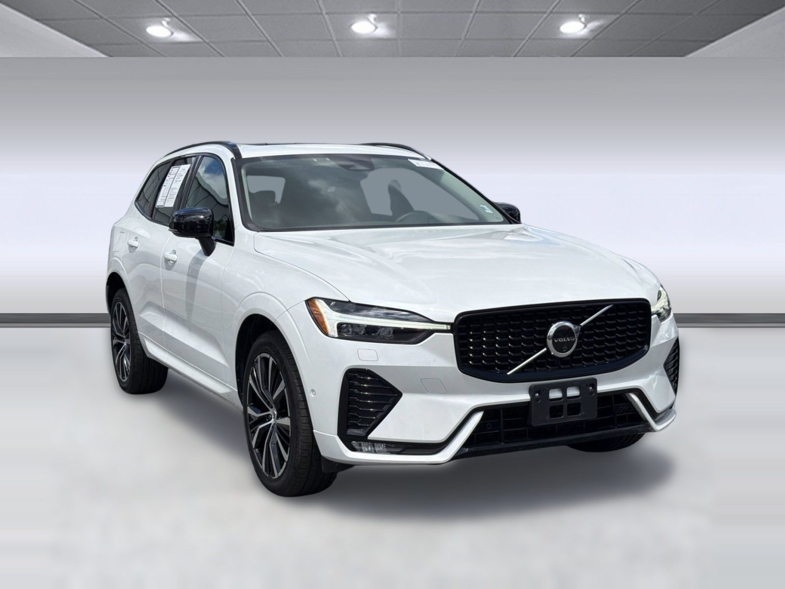 Certified 2024 Volvo XC60 B5 Plus w/ Protection Package Premier AWD/4WD image 7