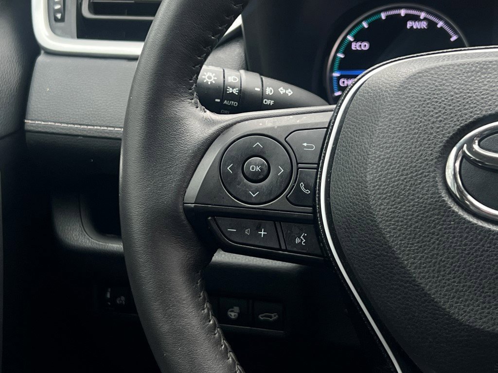 Used 2021 Toyota RAV4 XLE Premium image 21