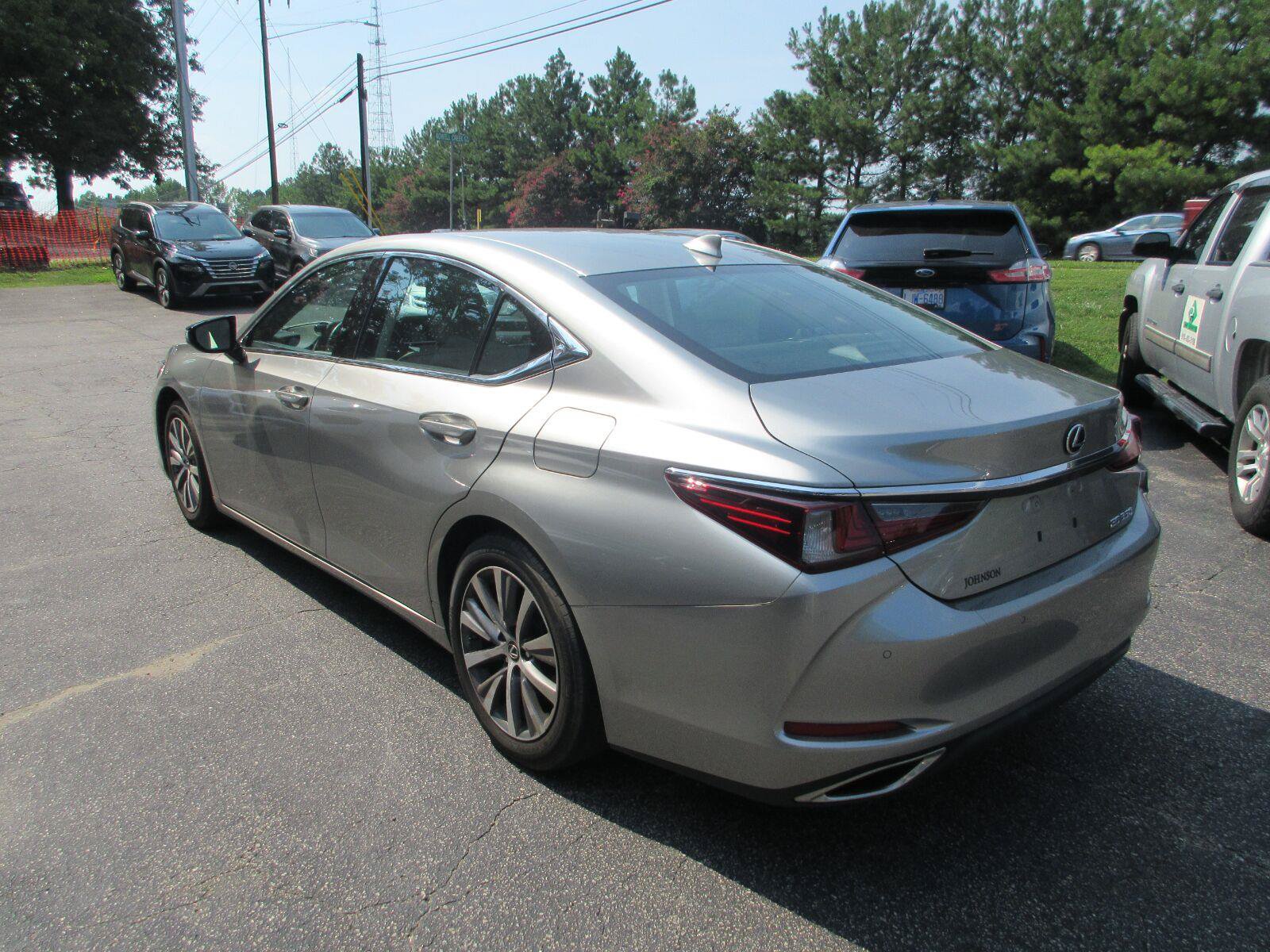 Used 2021 Lexus ES 350 w/ Premium Package FWD image 7
