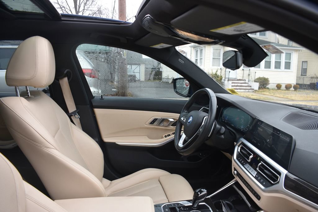 Used 2022 BMW 330e 330e iPerformance image 20