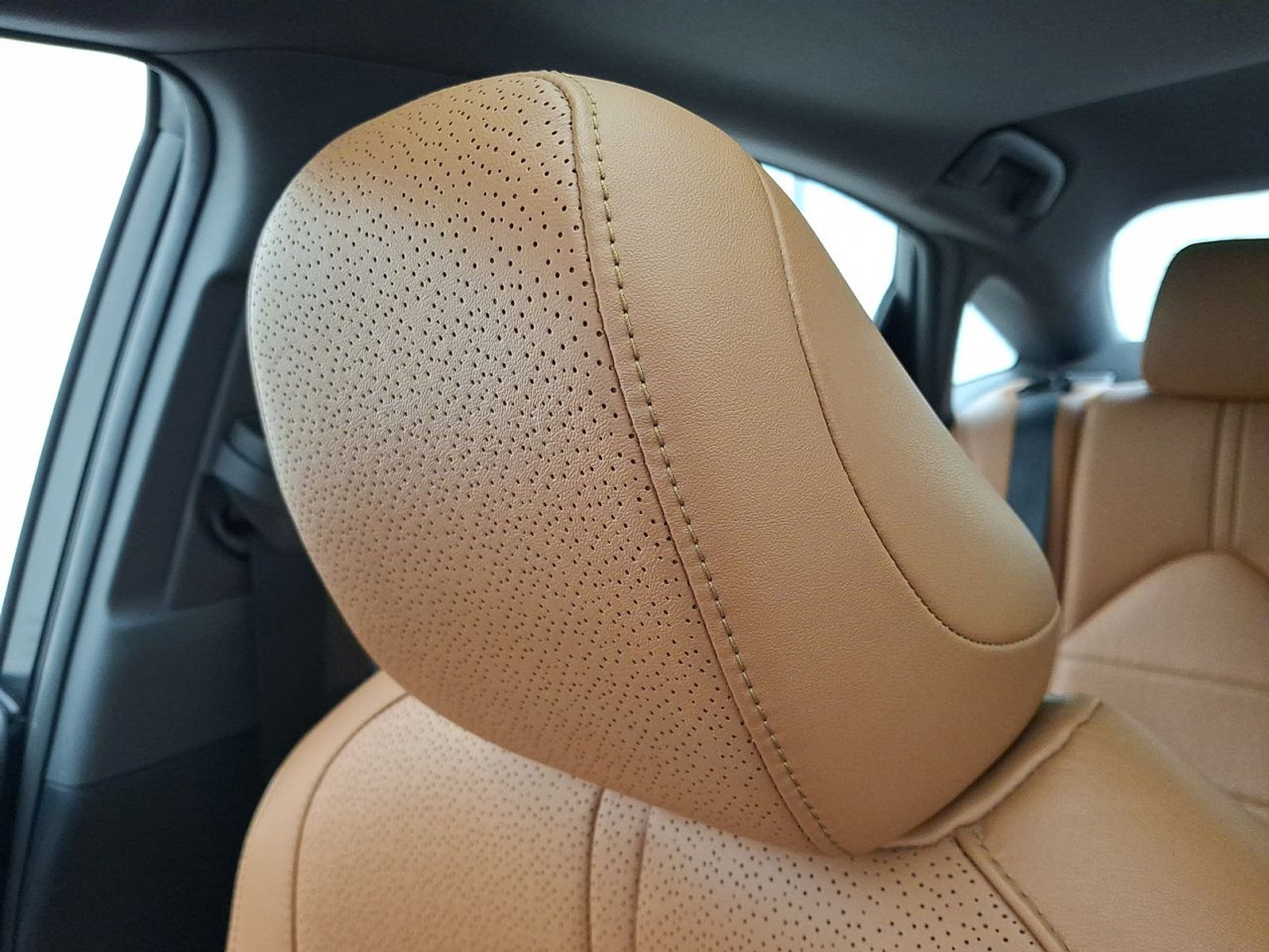 Certified 2019 Toyota Avalon Limited w/ Advanced Safety Package FWD image 25
