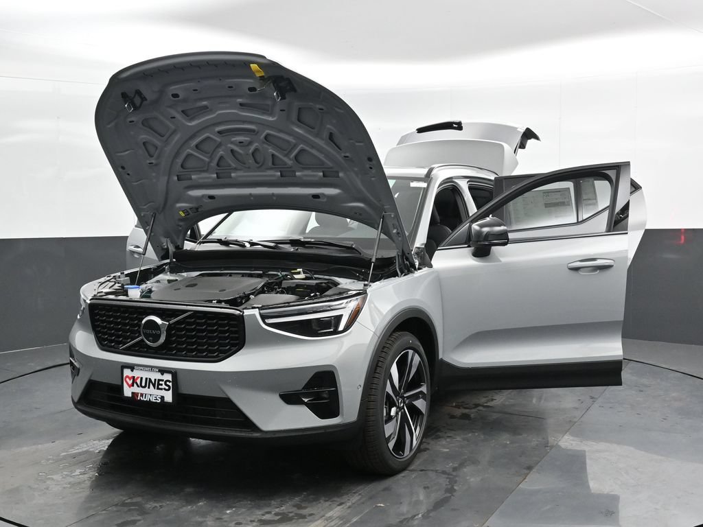 Used 2025 Volvo XC40 B5 Ultra w/ Climate Package AWD/4WD image 56