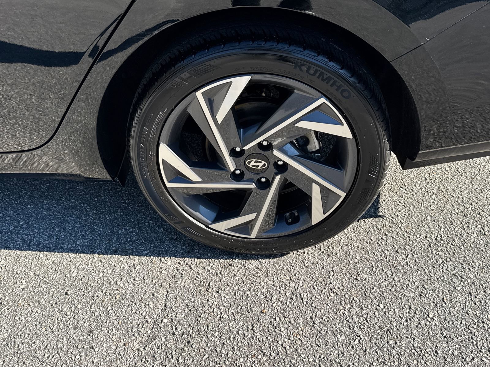 Certified 2025 Hyundai Elantra SEL image 19