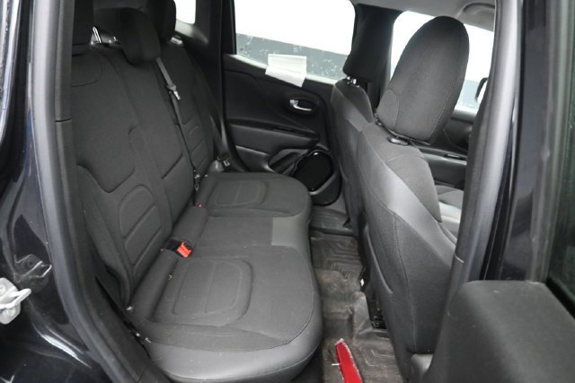 Used 2016 Jeep Renegade Latitude AWD/4WD image 7