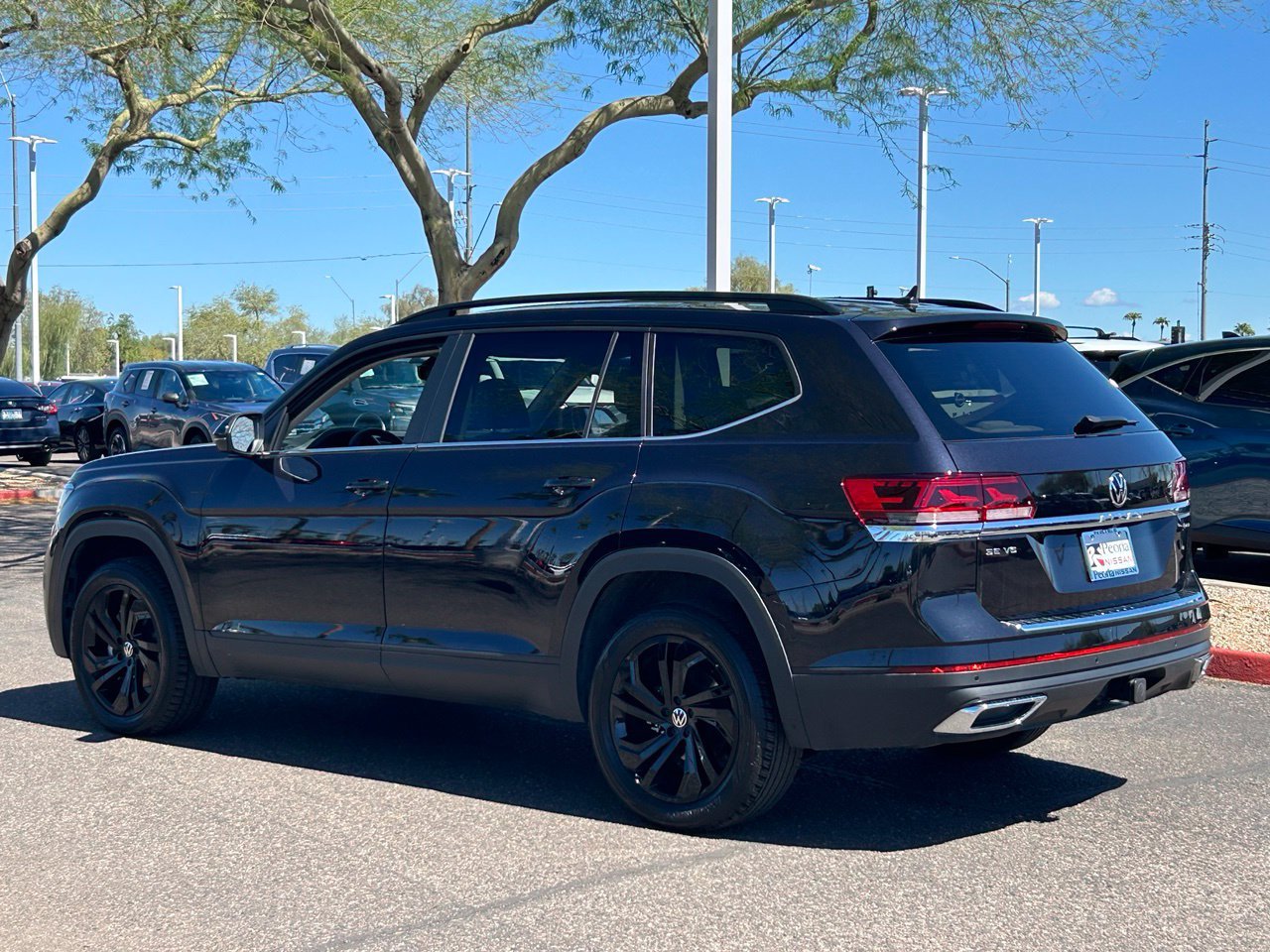 Used 2023 Volkswagen Atlas SE w/ Black Wheel Package AWD/4WD image 4