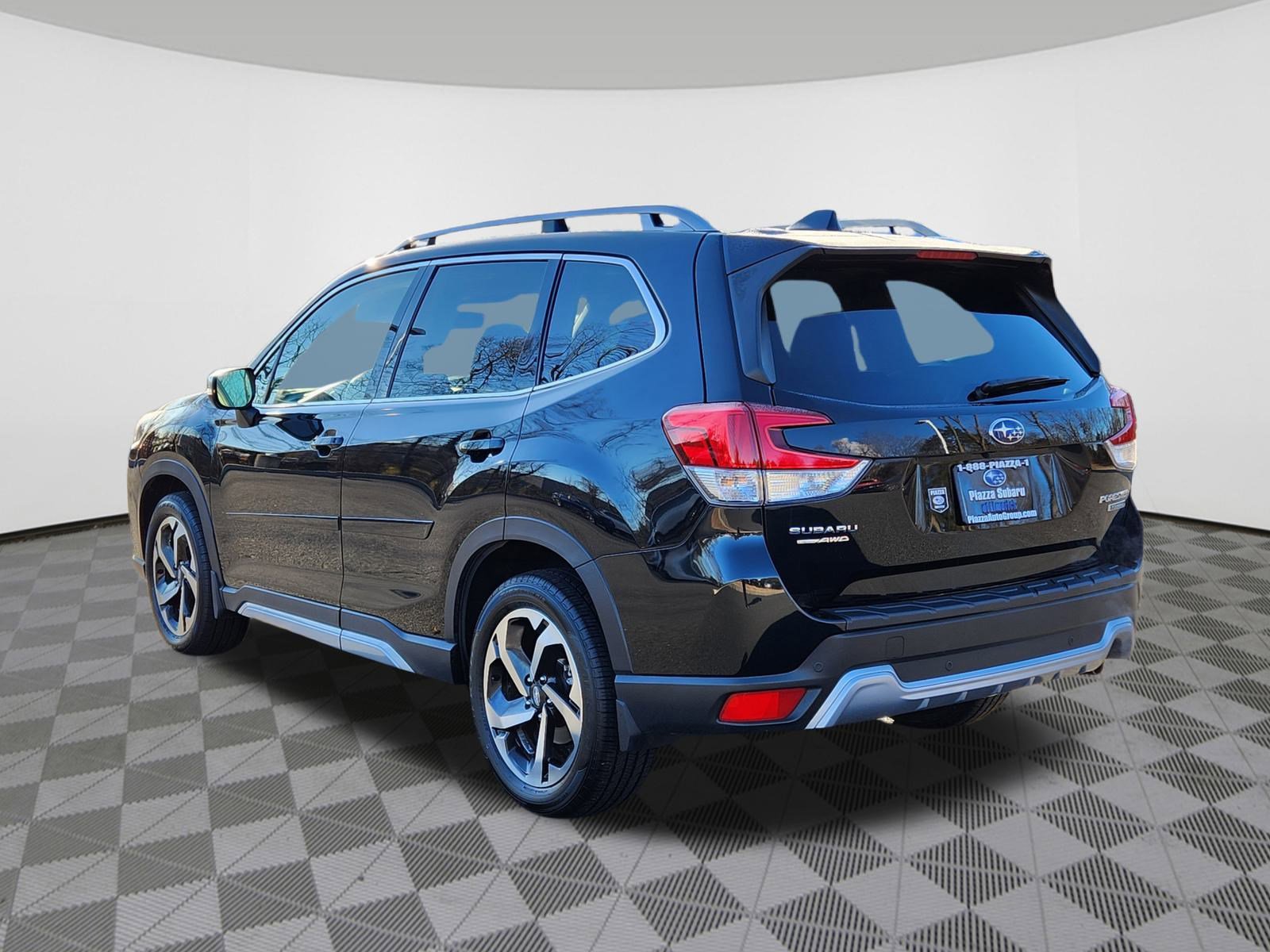 Used 2022 Subaru Forester Touring w/ Popular Package #2 image 3