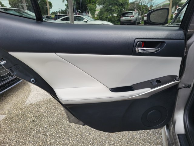 Used 2016 Lexus IS 200t w/ Premium Package RWD image 9