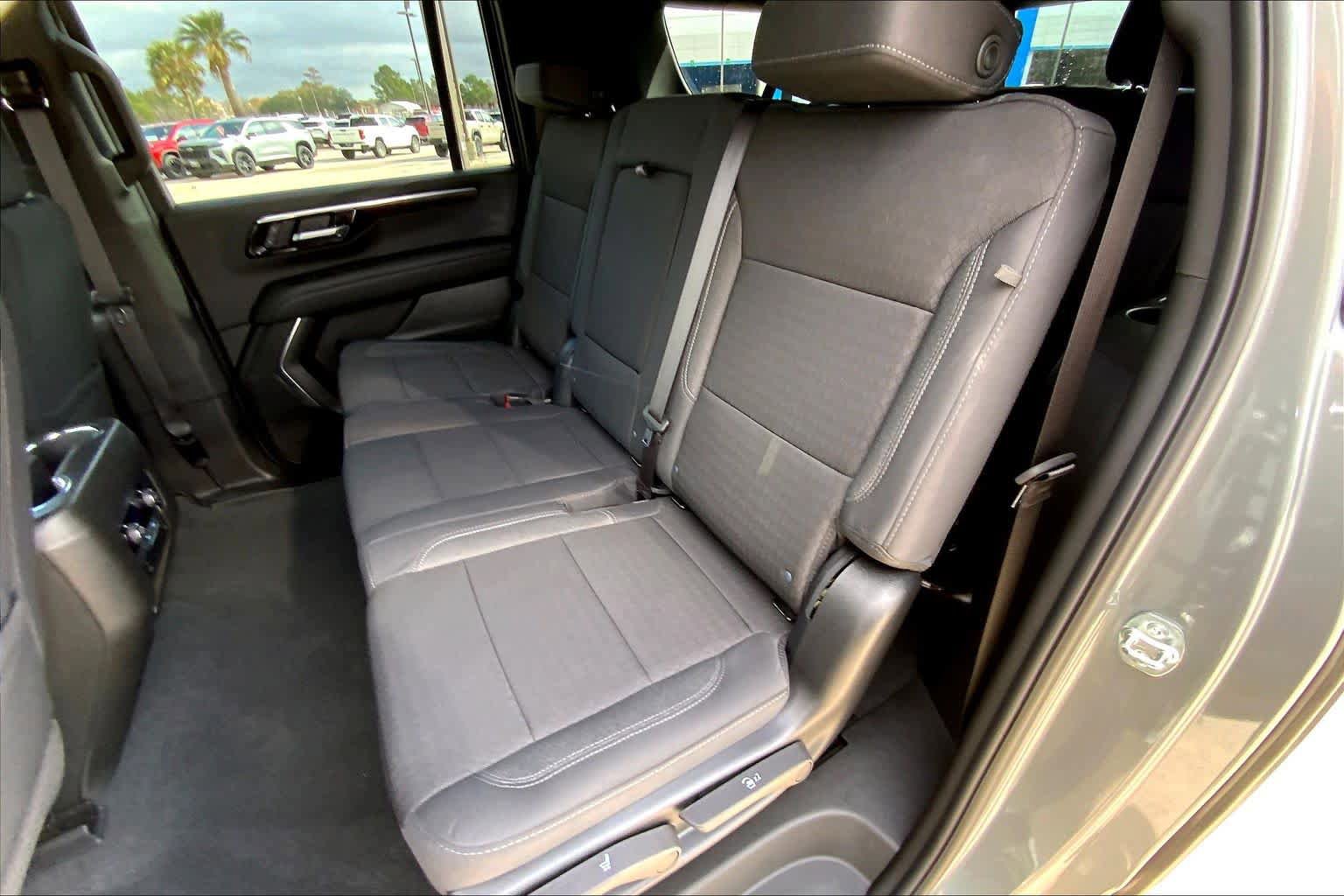 Used 2026 Chevrolet Suburban LS image 22