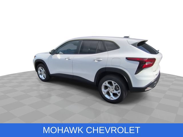 Used 2024 Chevrolet Trax LS w/ LS Convenience Package FWD image 6