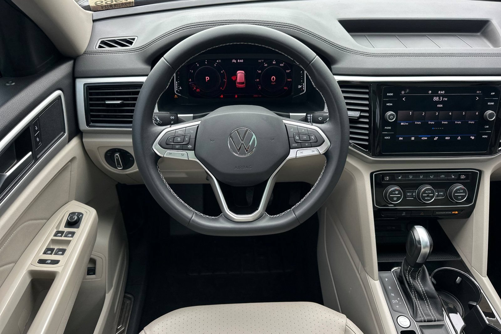 Used 2023 Volkswagen Atlas SE w/ Panoramic Sunroof Package FWD image 14