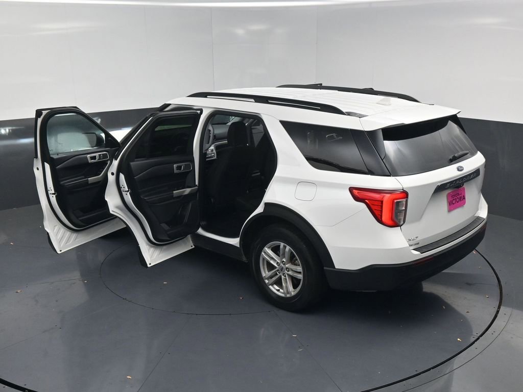 Used 2024 Ford Explorer XLT image 27
