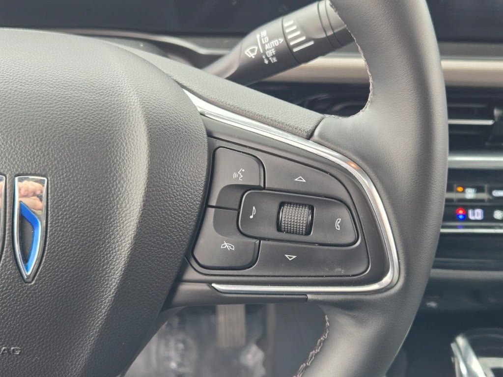 Used 2024 Buick Envista Avenir FWD image 32