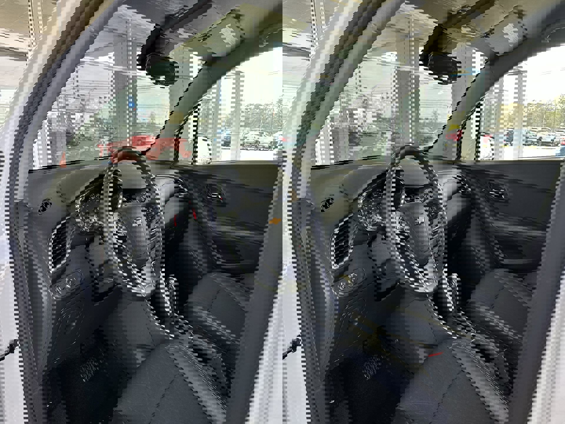 Used 2020 Chevrolet Trax LT w/ LT Convenience Package FWD image 10