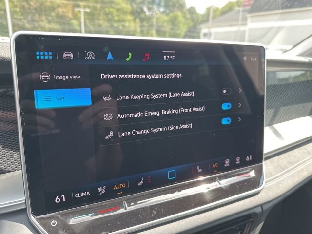 New 2025 Volkswagen Tiguan SE image 17