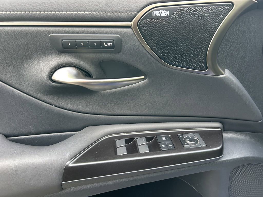 Used 2019 Lexus ES 350 F Sport w/ Accessory Package 2 image 6