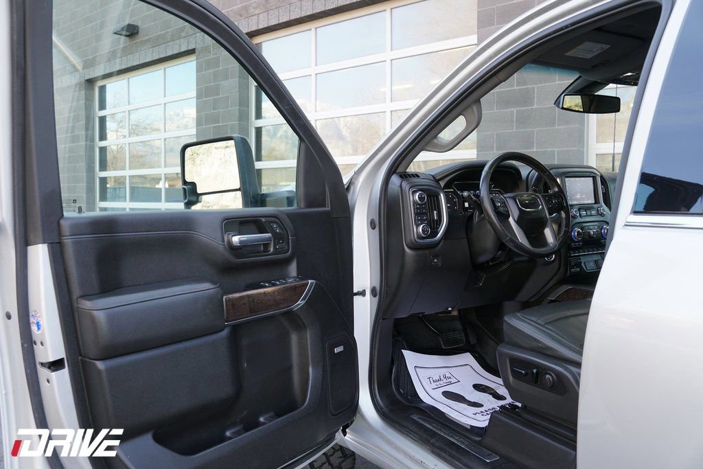 Used 2022 GMC Sierra 3500 Denali image 17