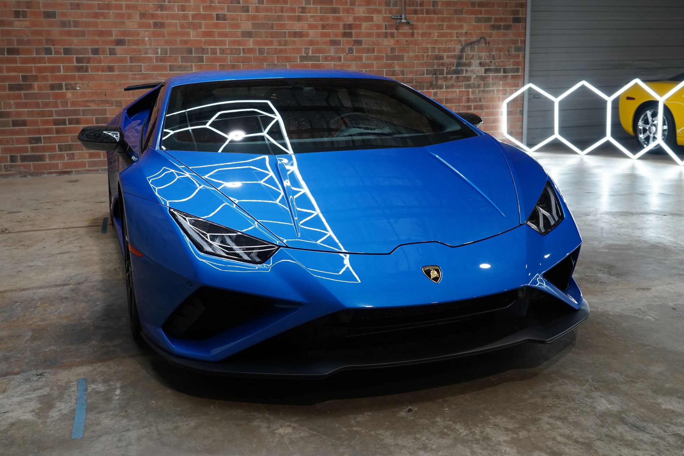 Used 2020 Lamborghini Huracan EVO RWD image 6