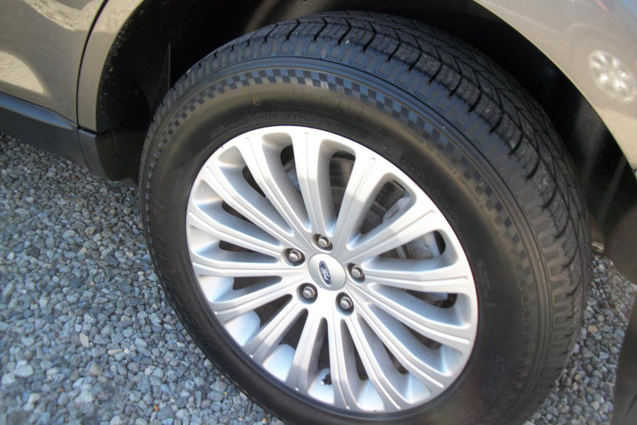 Used 2013 Ford Edge SEL image 14