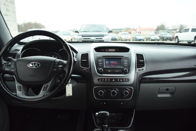 Used 2014 Kia Sorento LX image 30