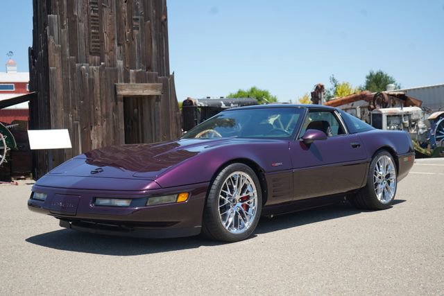 Used 1992 Chevrolet Corvette ZR-1 RWD video 1
