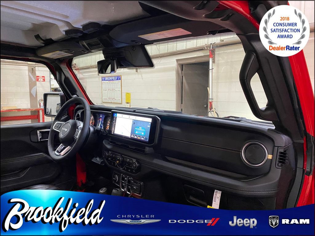 New 2025 Jeep Wrangler Sahara image 34