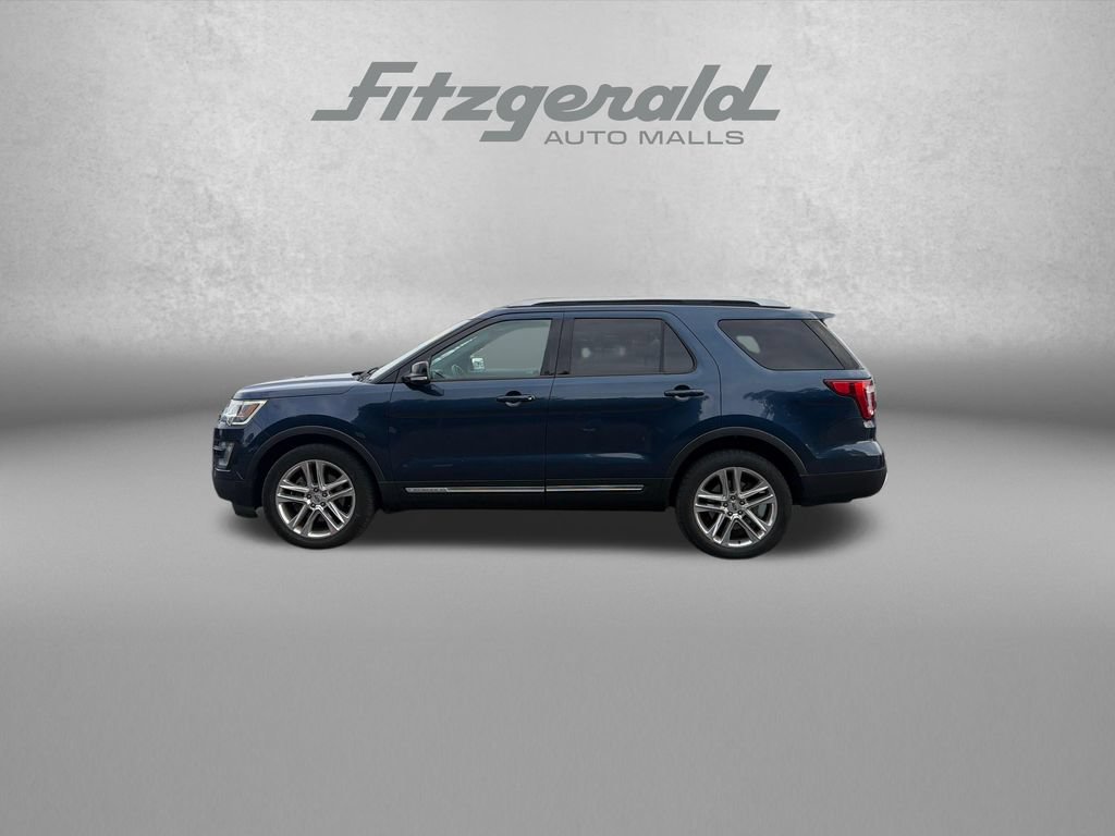 Used 2017 Ford Explorer XLT w/ Equipment Group 202A AWD/4WD image 5