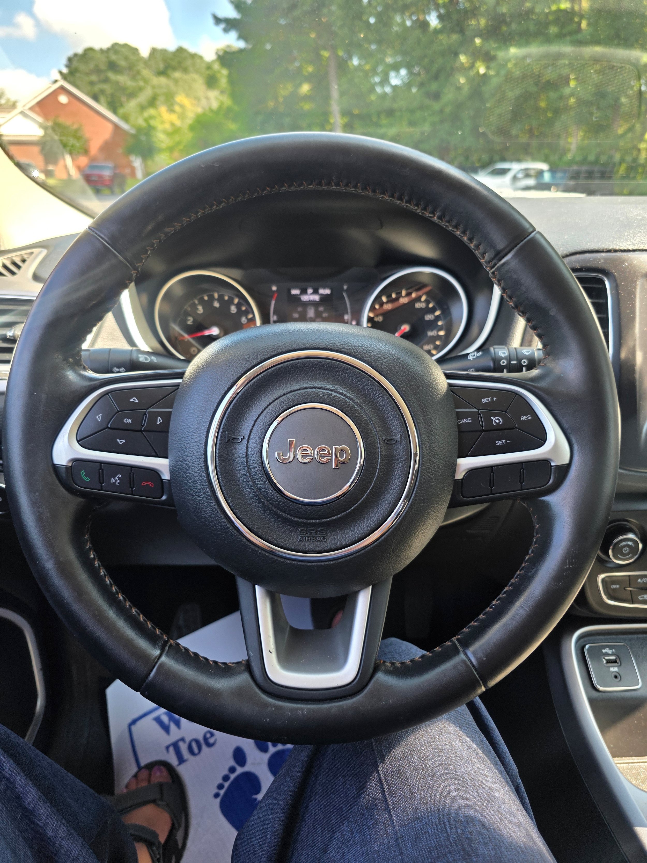 Used 2019 Jeep Compass Latitude FWD image 9