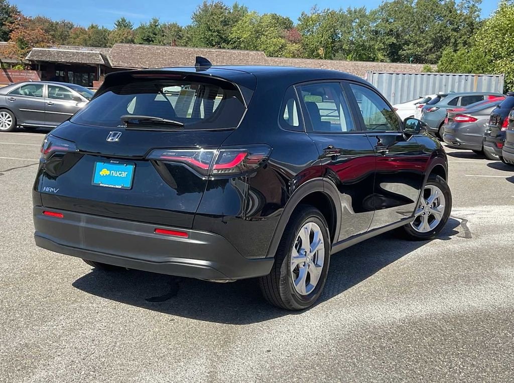 Used 2023 Honda HR-V LX image 5