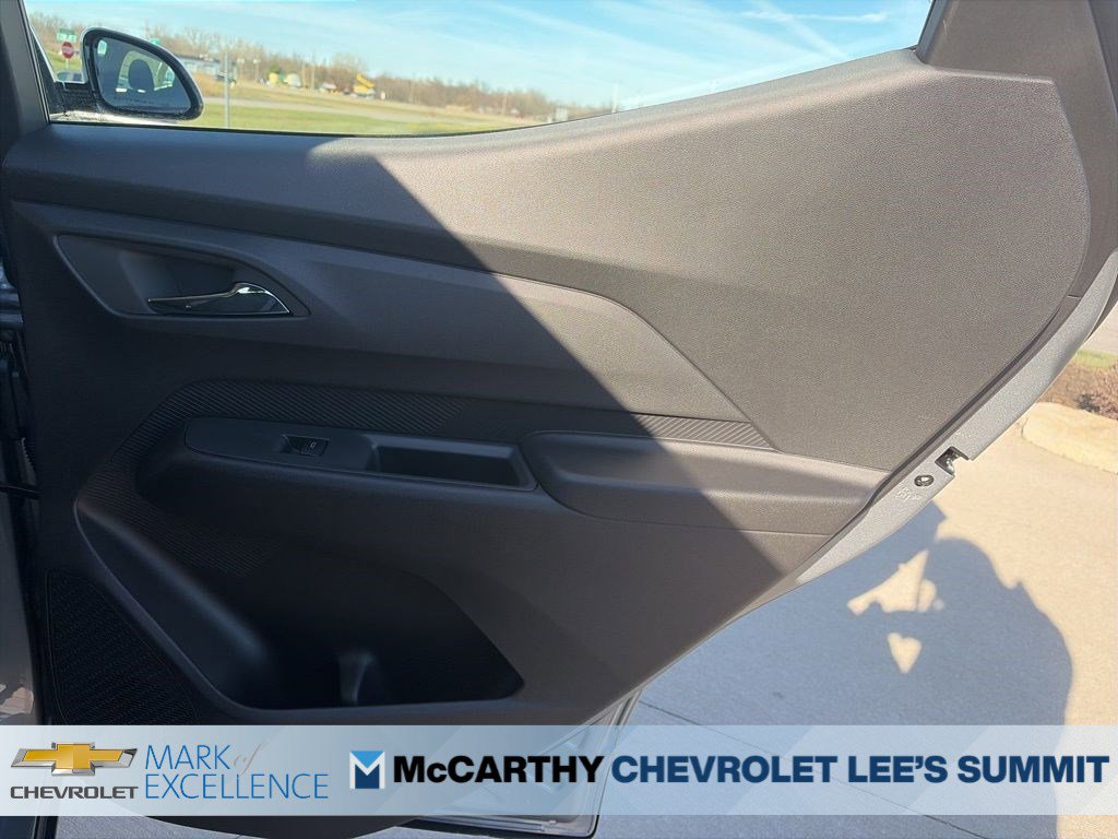 New 2027 Chevrolet Bolt LT w/ Comfort Package FWD image 31