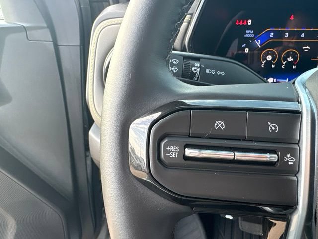 Used 2026 Chevrolet Colorado ZR2 w/ Technology Package AWD/4WD image 16