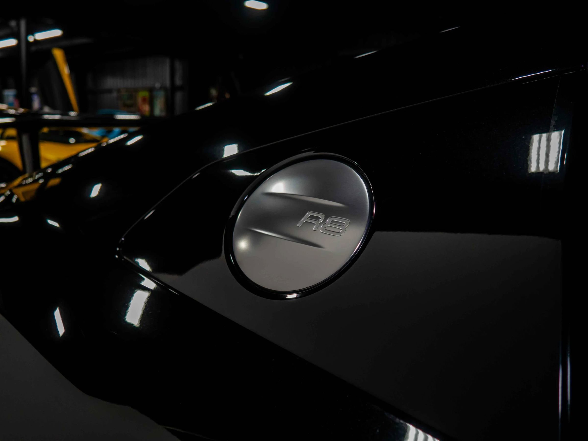 Used 2018 Audi R8 V10 w/ Premium Package image 30