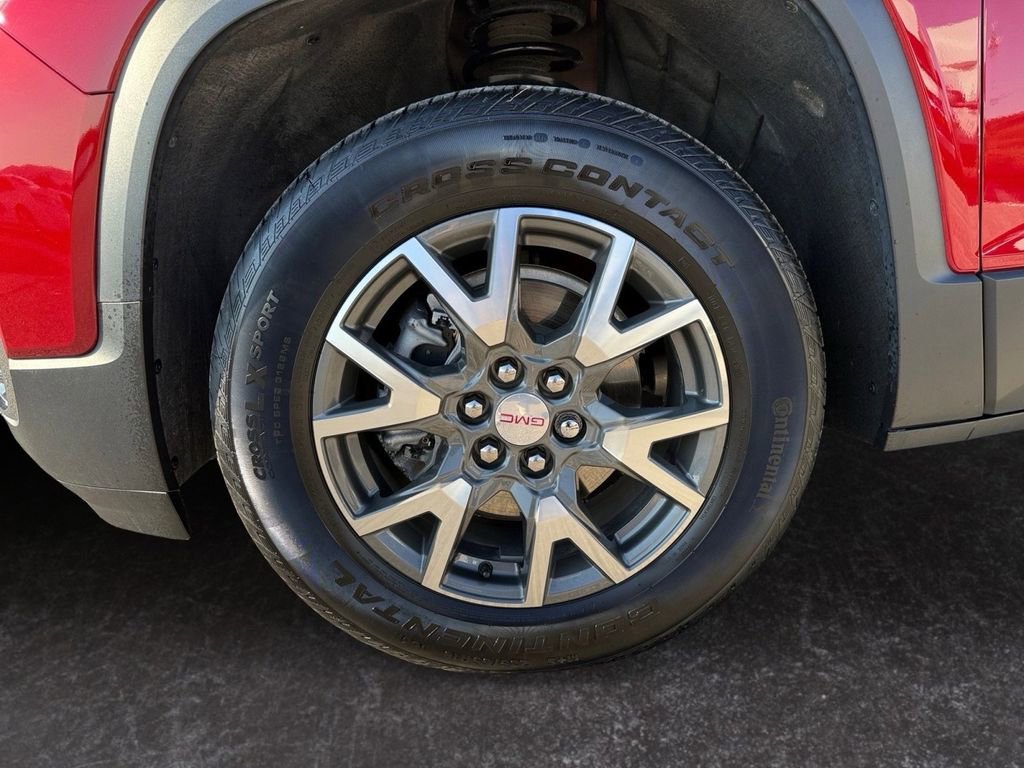 Used 2023 GMC Acadia SLE w/ Driver Convenience Package image 9