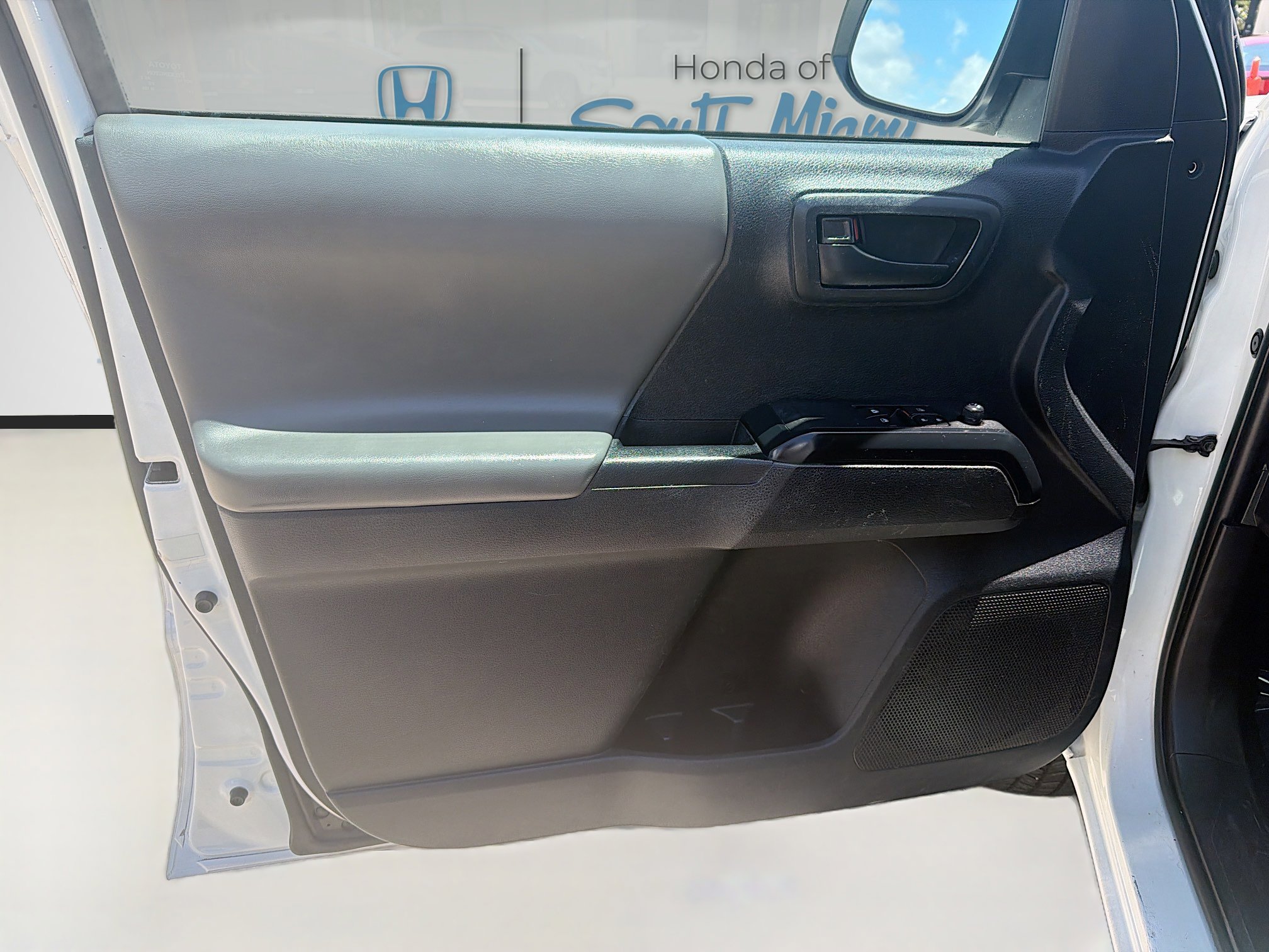 Used 2020 Toyota Tacoma SR RWD image 20