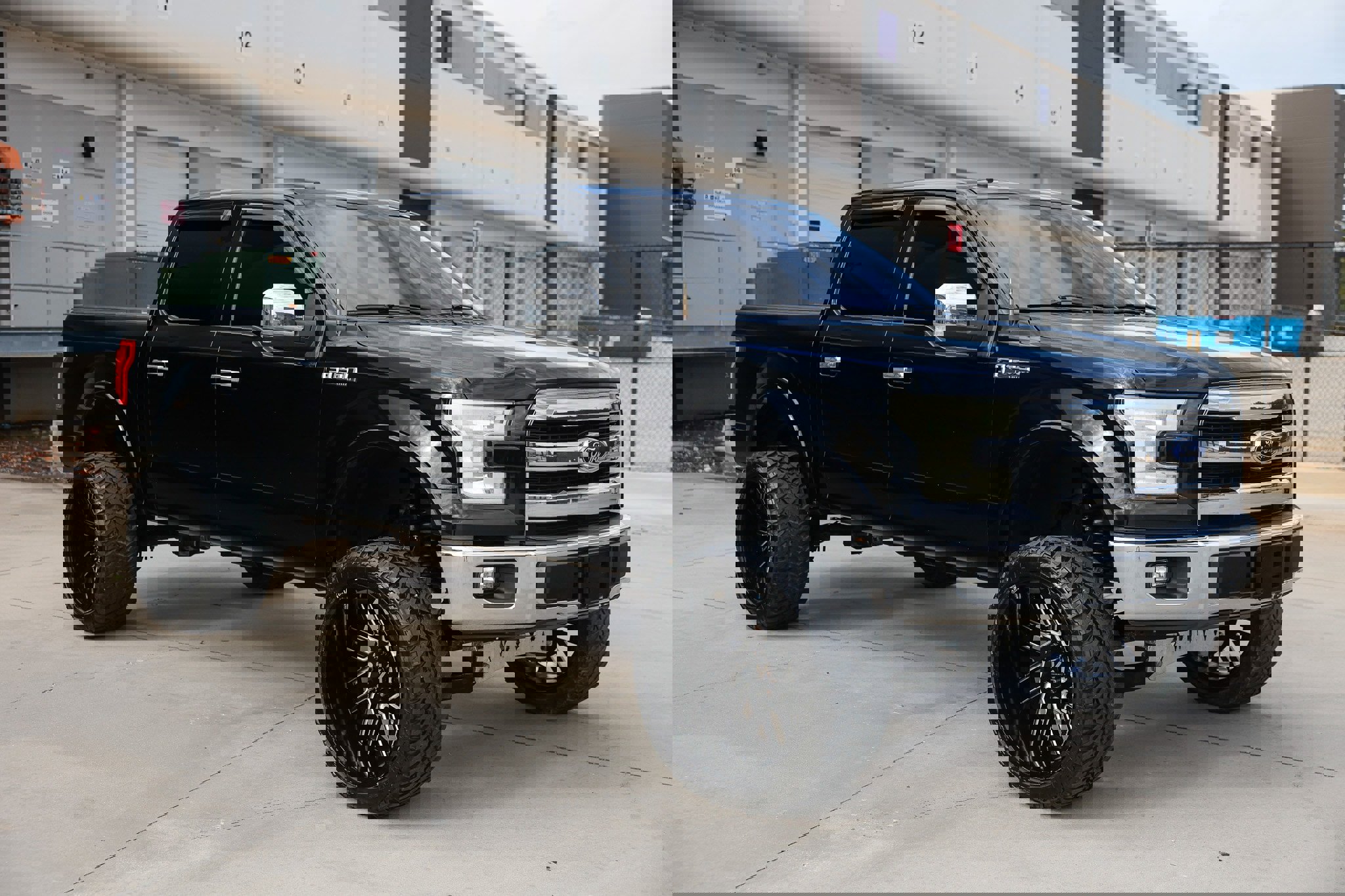 Used 2017 Ford F150 Lariat w/ Equipment Group 501A Mid image 20