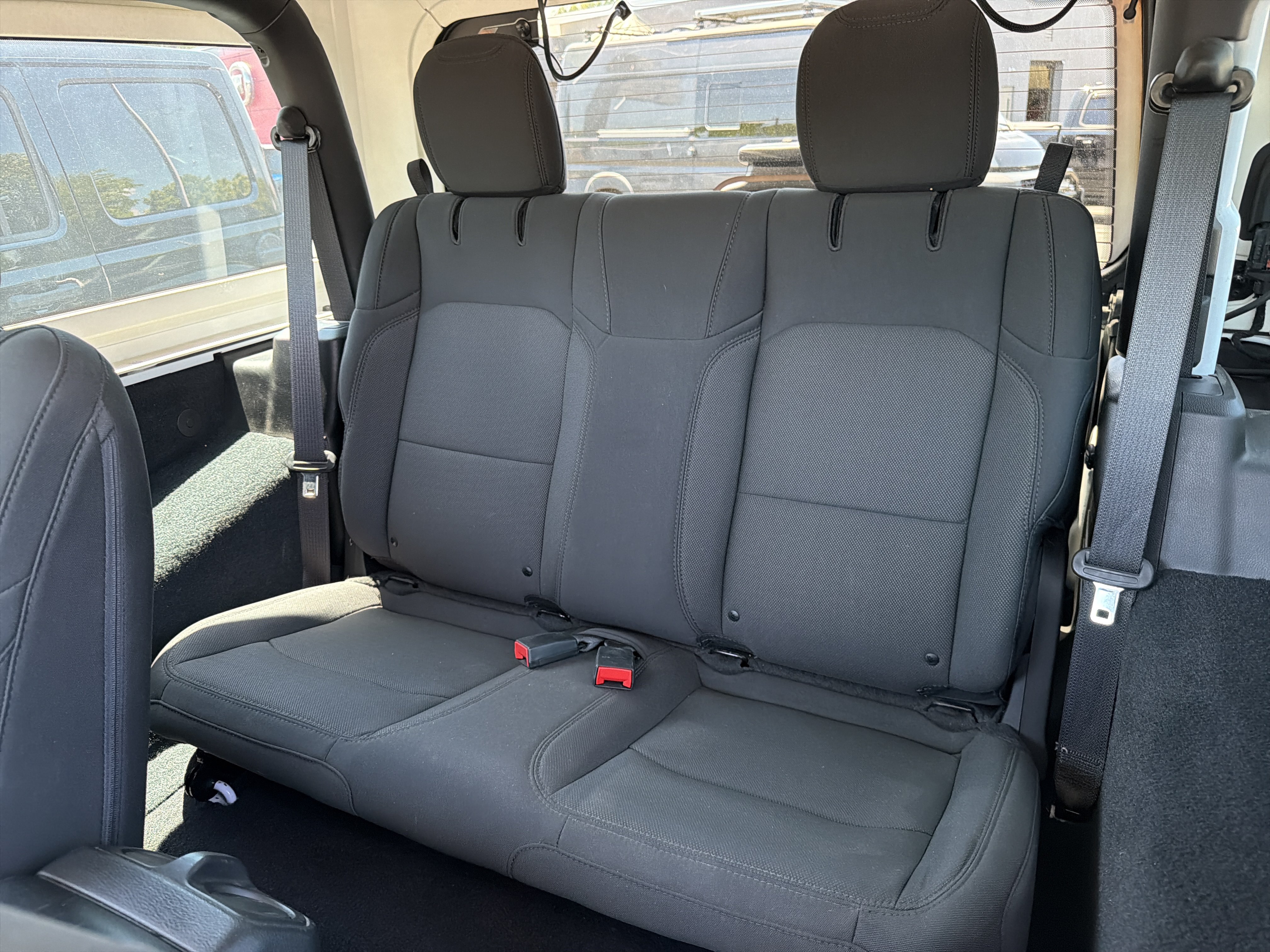 Used 2022 Jeep Wrangler Sport AWD/4WD image 11