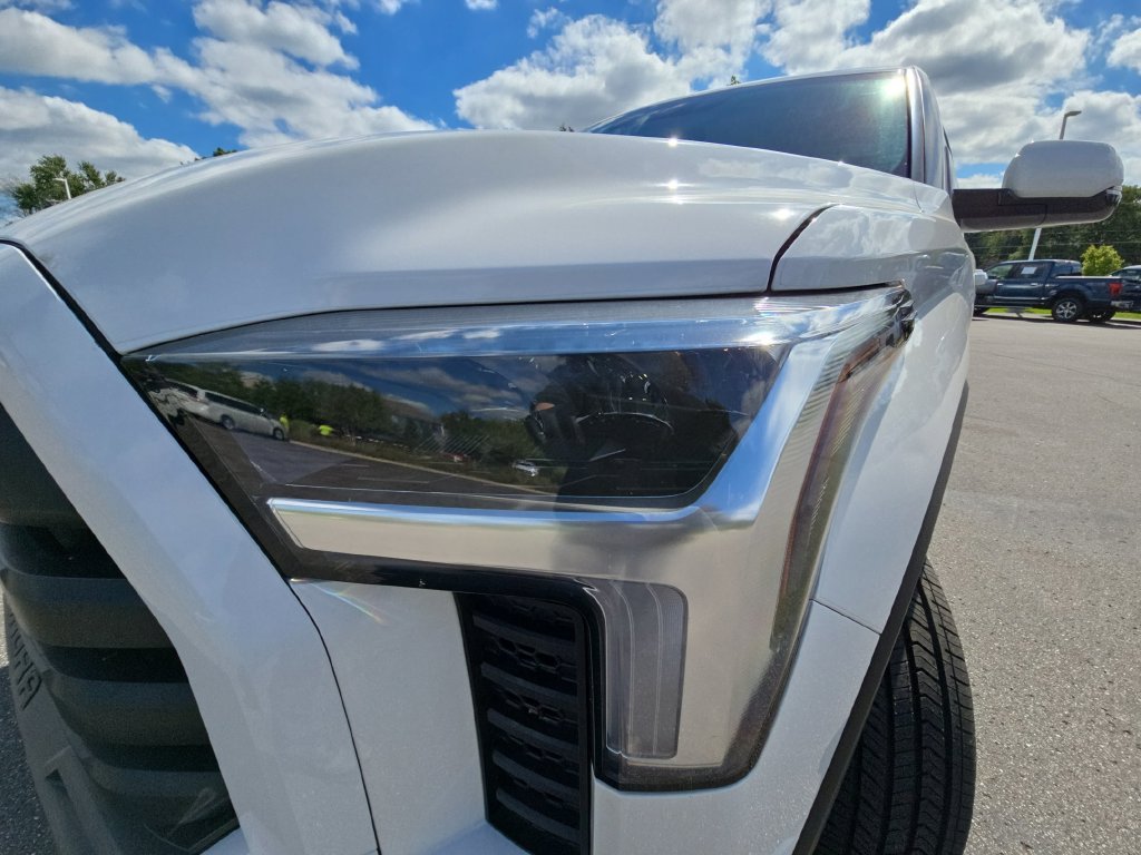 Used 2024 Toyota Tundra SR5 w/ SR5 Convenience Package AWD/4WD image 34