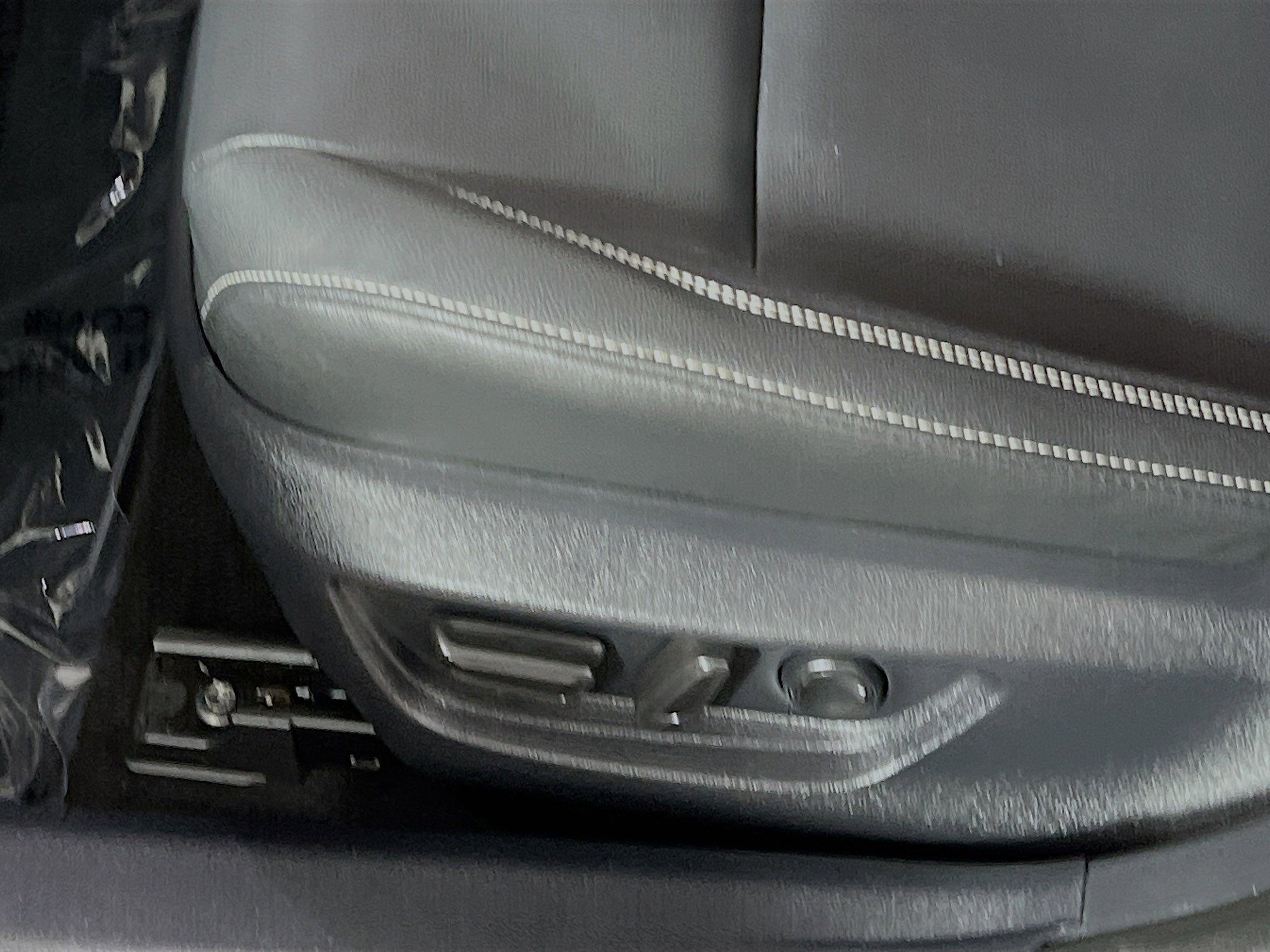 Used 2025 Toyota Camry SE w/ Multimedia Upgrade Package image 16